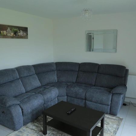 Beautiful New Family Home Leeds  Exteriör bild
