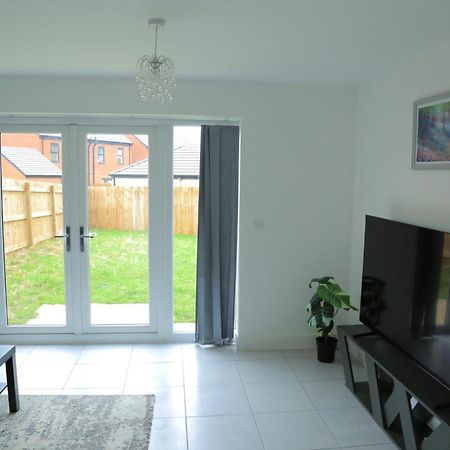 Beautiful New Family Home Leeds  Exteriör bild